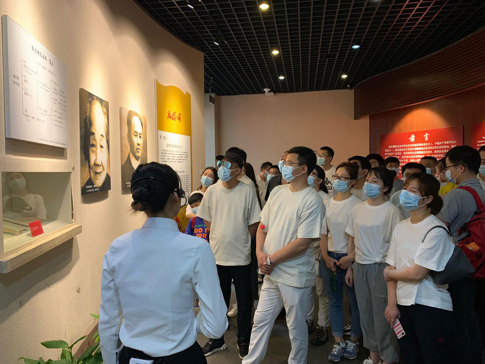 8-华中区域组织整个员工赴长沙开慧镇发展党史进建教育。.jpg
